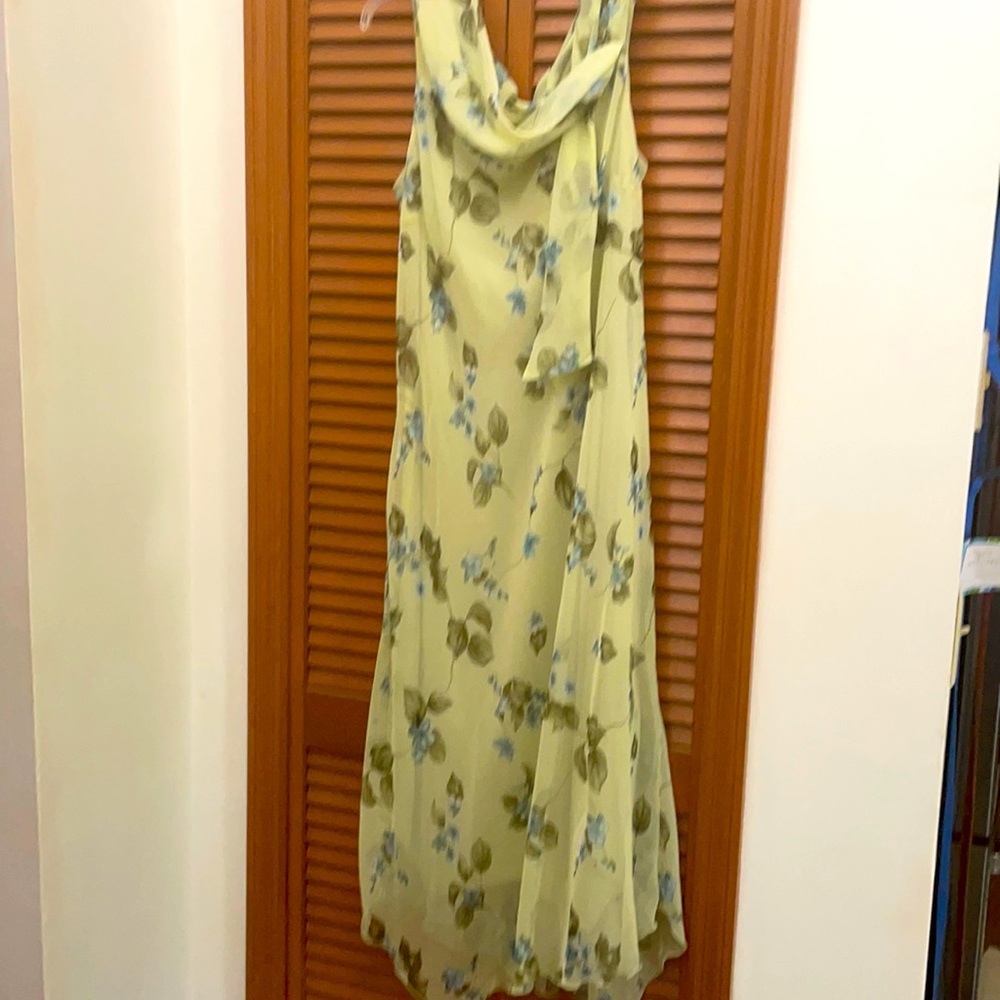 Beautiful dress, Fit & Flowy, worn once excellent condition. - Picture 1 of 7